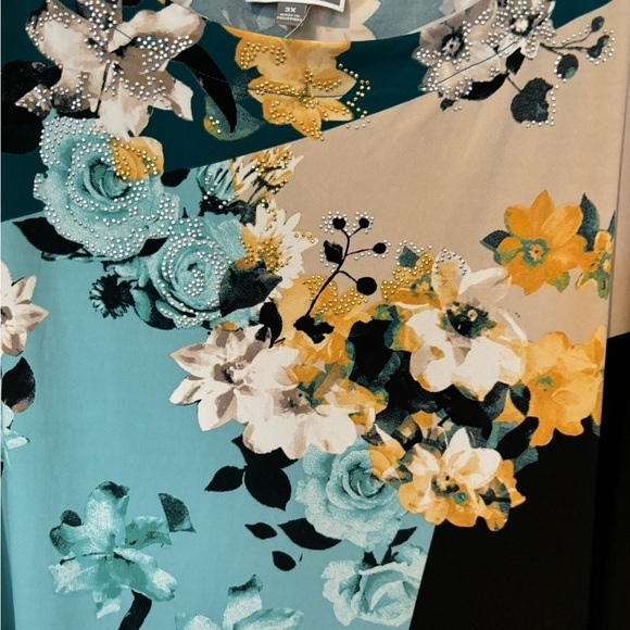 NWOT JM Collection Floral Knit Top with Silver and Gold Mini Studs - Picture 3 of 8